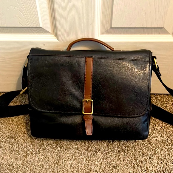 Fossil Bags Fossil Messenger Bag Leather Small Poshmark